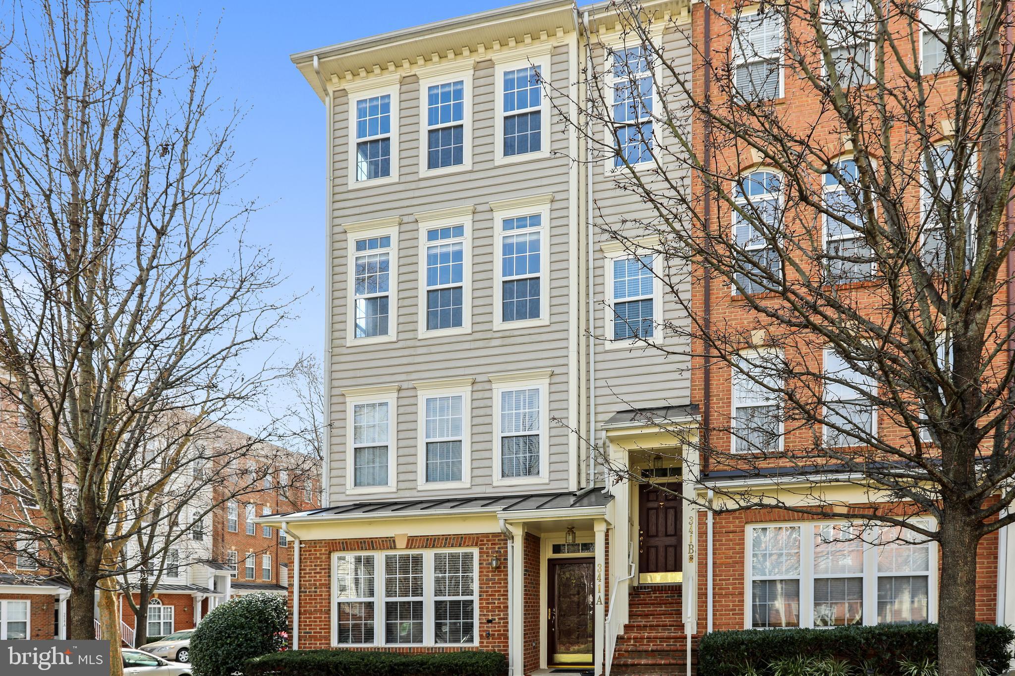 End Unit B model on Cross Green facing open green space. Updated Kitchen with new SS appliances, Granite and refinished cabinets. New Carpet and flooring throughout and new paint all done in 2020. Lakelands offers premier amenities and shopping.