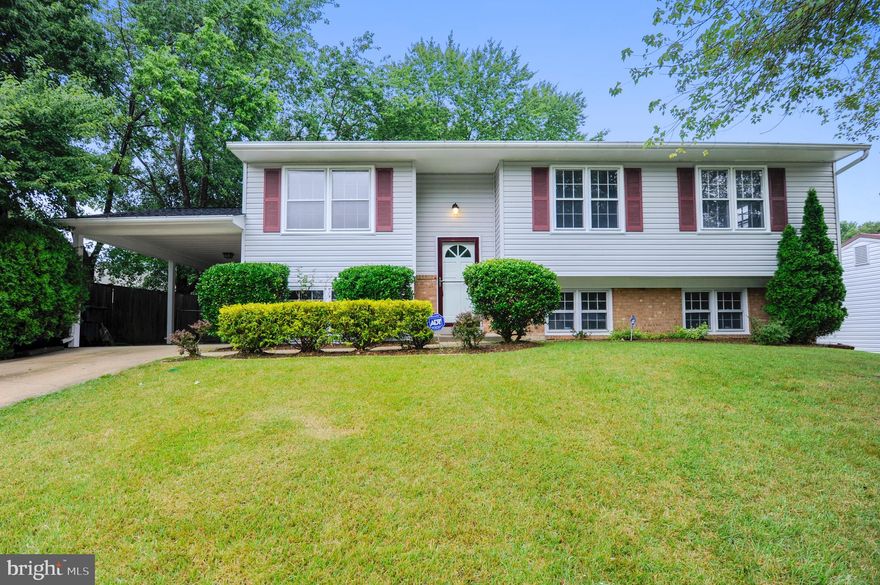 Bright 5bedroom, 2.5 bath split foyer in convenient Fox Run.  Freshly painted neutral throughout interior and exterior with new carpet.  Newer kitchen appliances, washer and dryer. New front door, newly surfaced bathroom. Large upper and lower level living rooms, lower level with woodturning fireplace. Spacious, fully fenced yard with sealed deck with seating and enclosed storage.  Newer 30yr shingled roof. Don't miss this great opportunity!