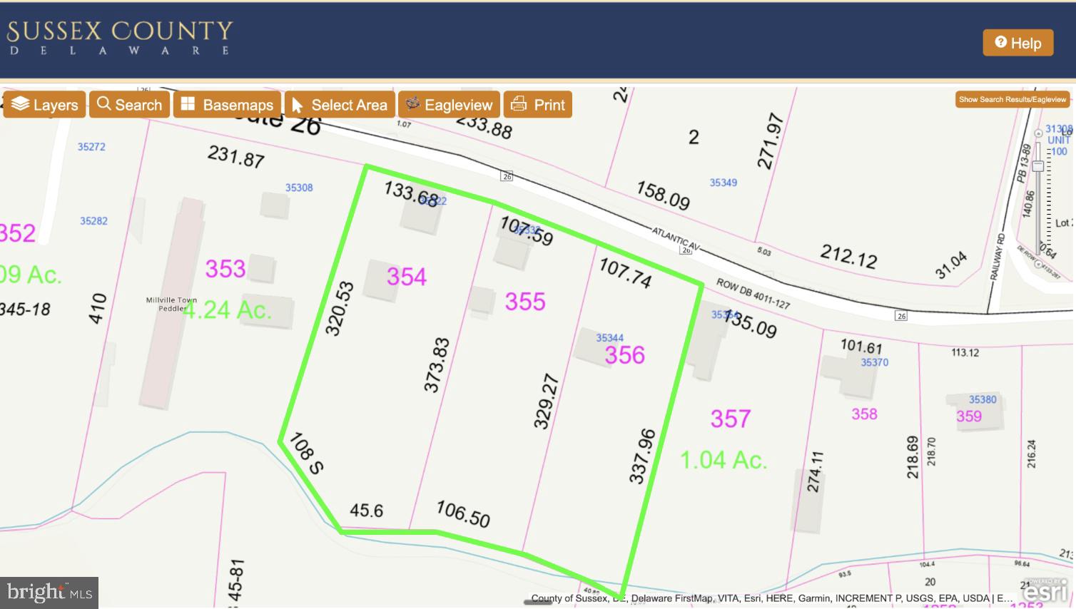 Main image without alt text