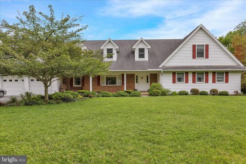 1818 SQUIRE COURT READING PA 19610