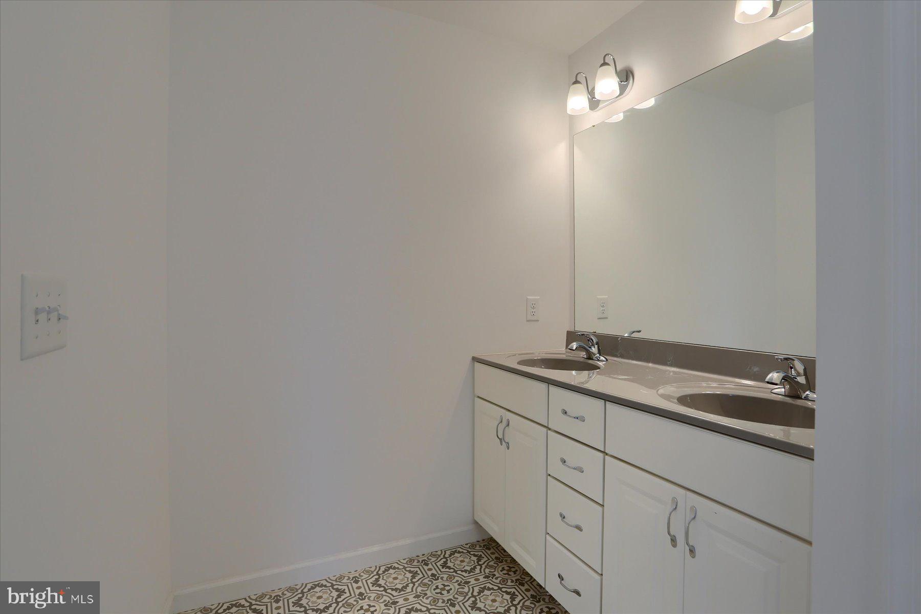 CHAMBERS POINTE - Residential