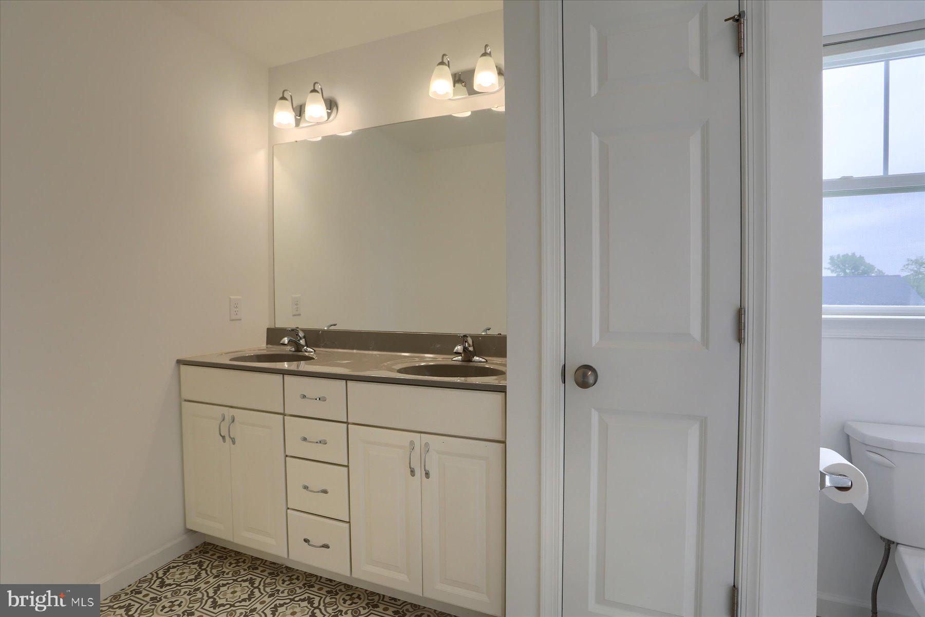 CHAMBERS POINTE - Residential