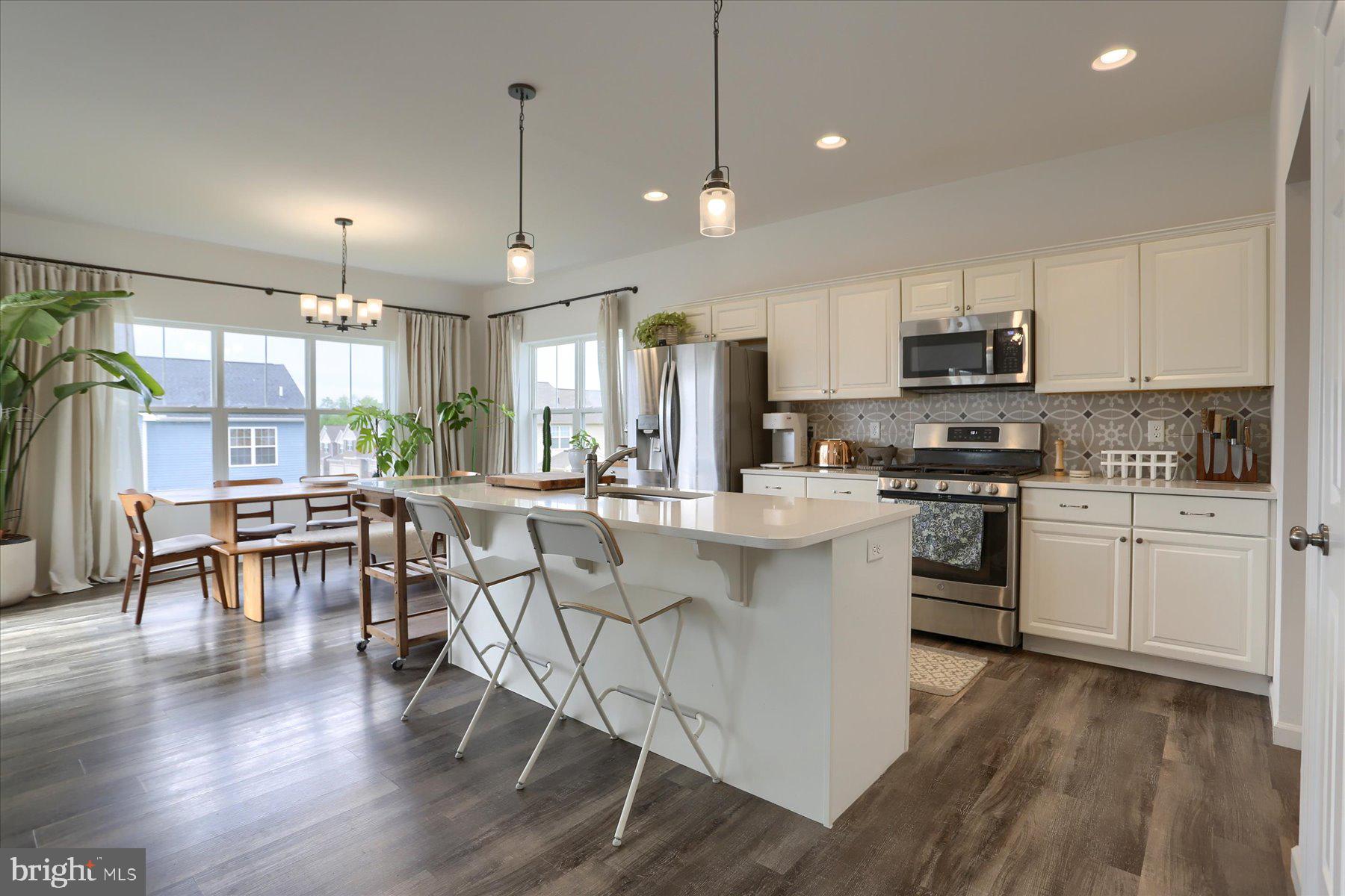 CHAMBERS POINTE - Residential