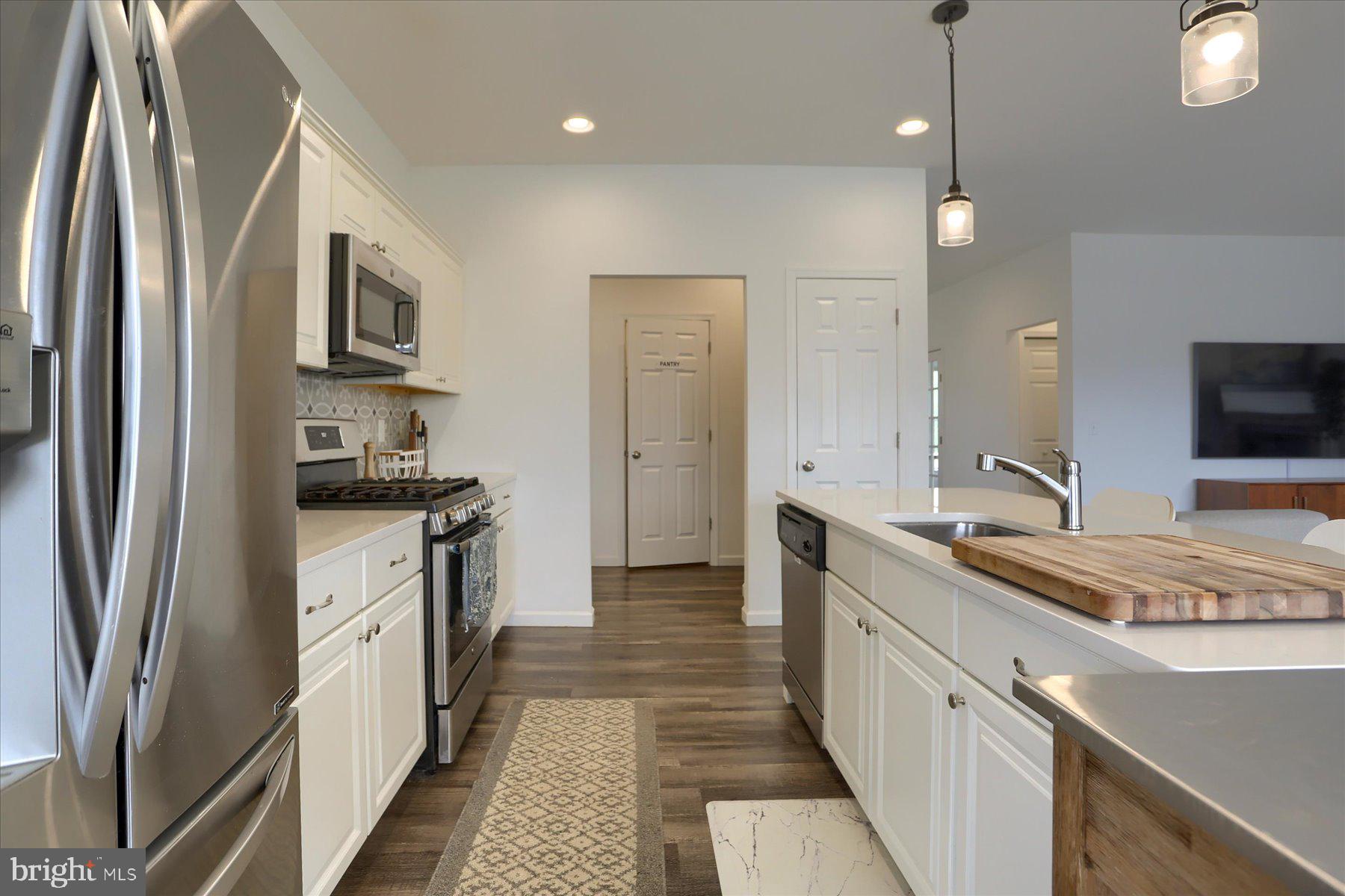 CHAMBERS POINTE - Residential
