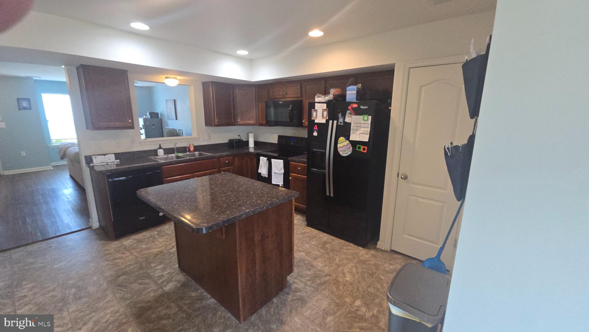 MANOR PARK - Residential