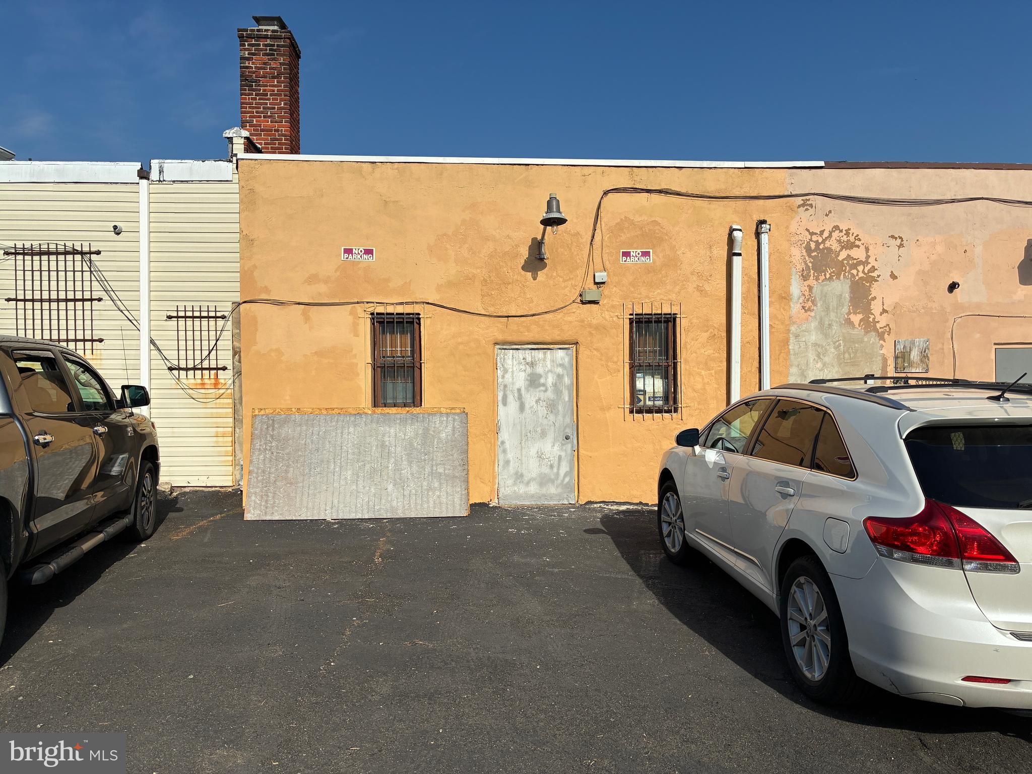 GERMANTOWN (WEST) - Commercial Sale