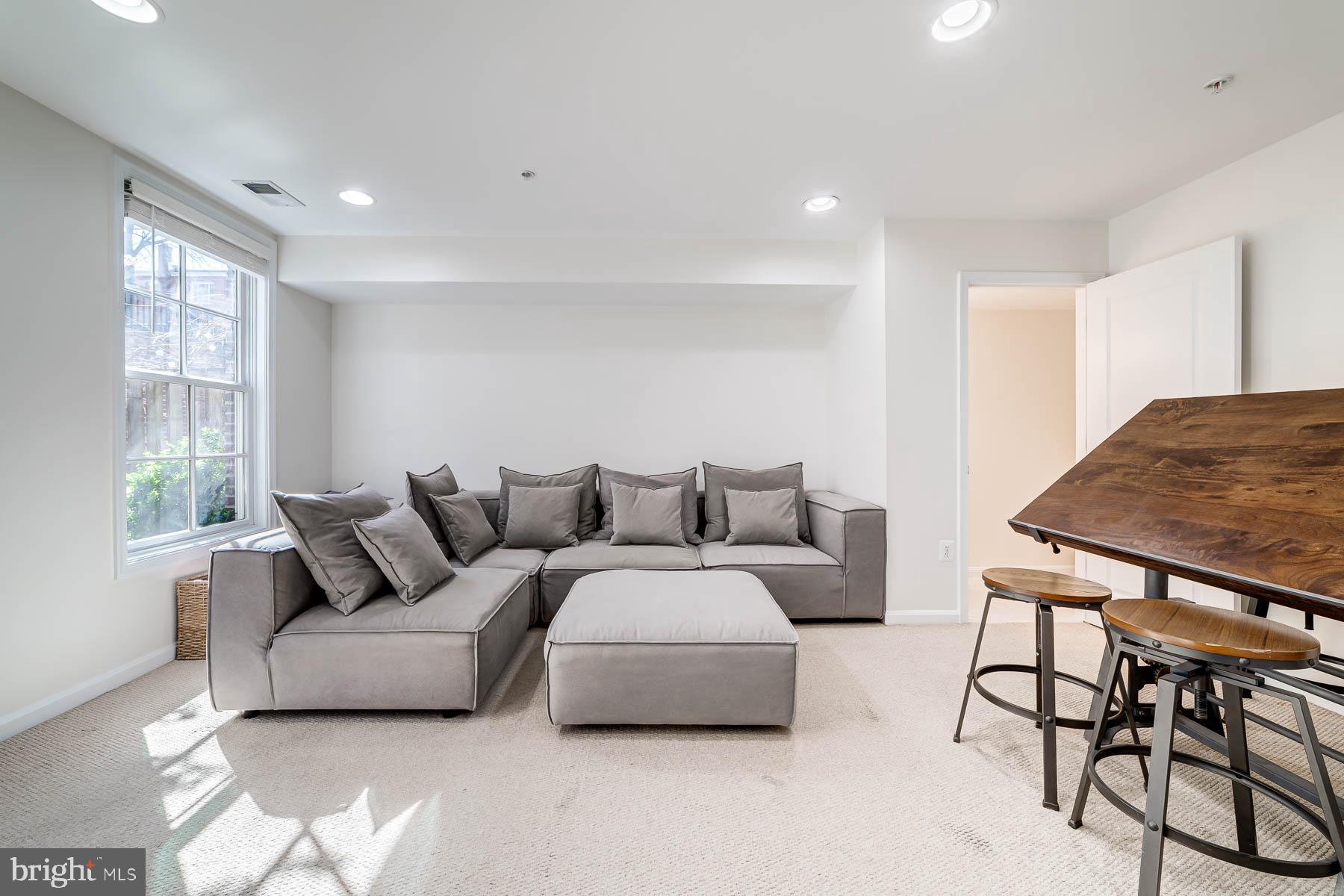 PRESTON - Residential