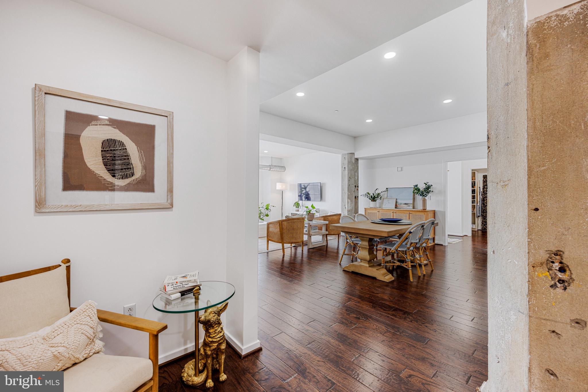 LOCUST POINT - Residential