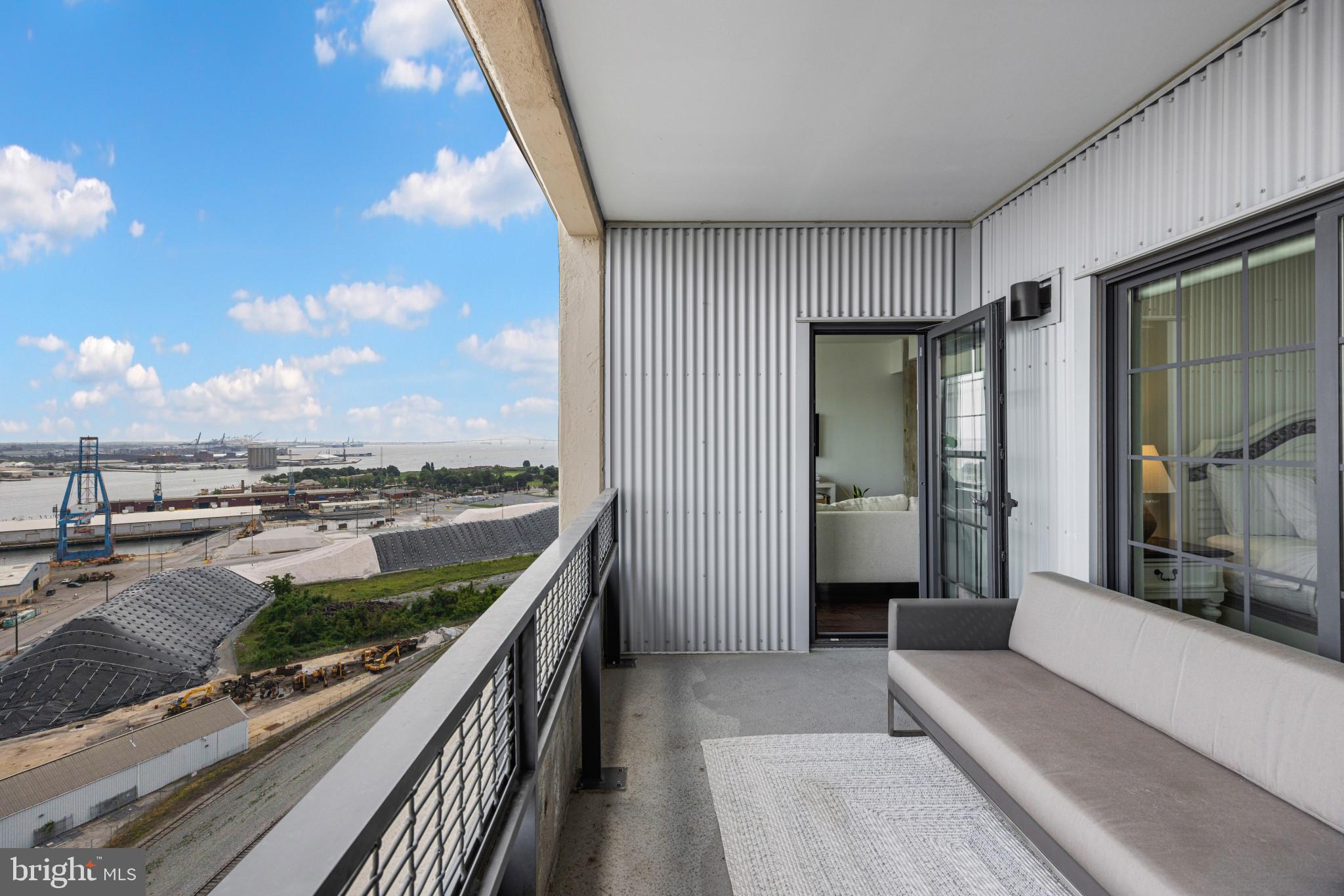 LOCUST POINT - Residential