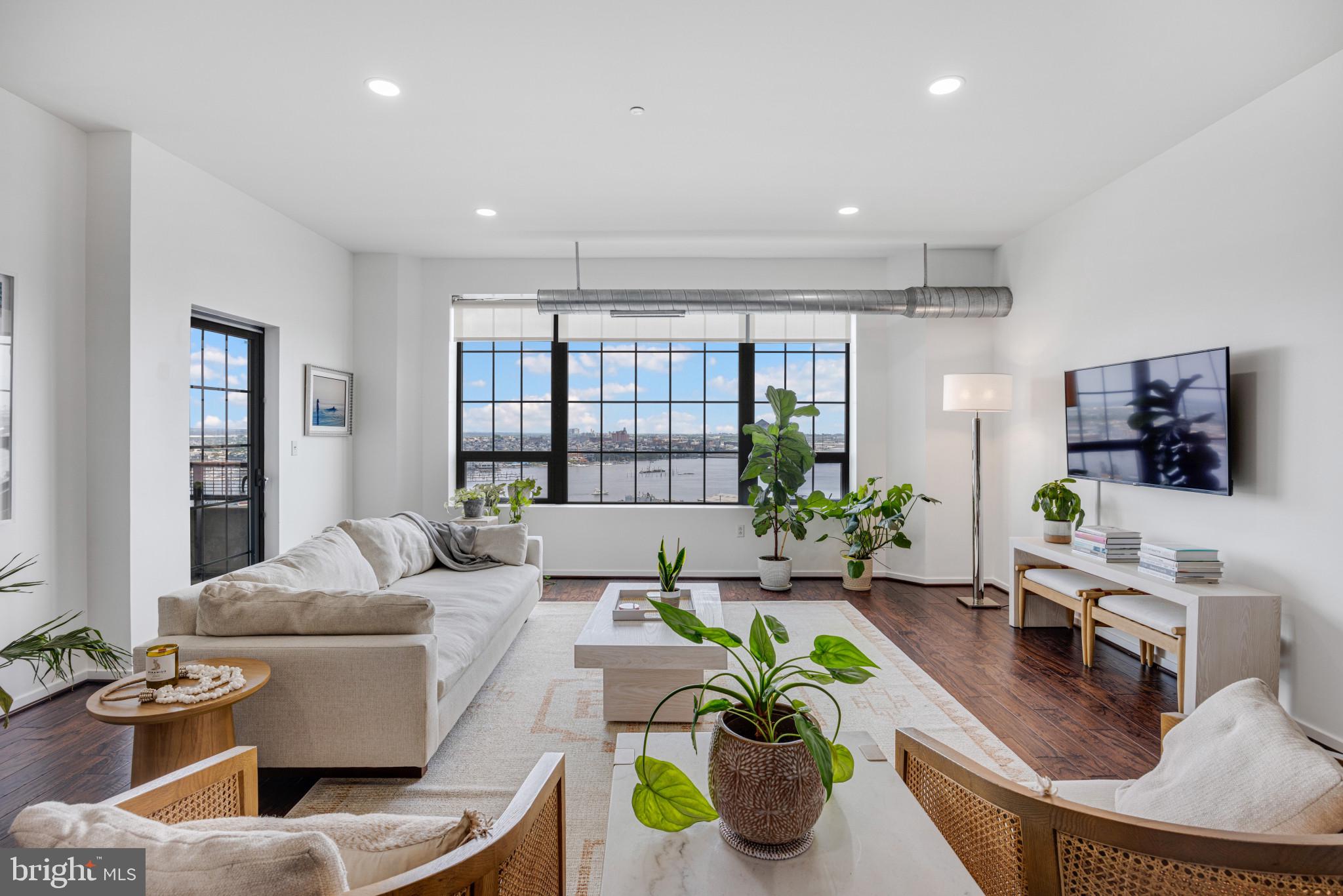 LOCUST POINT - Residential