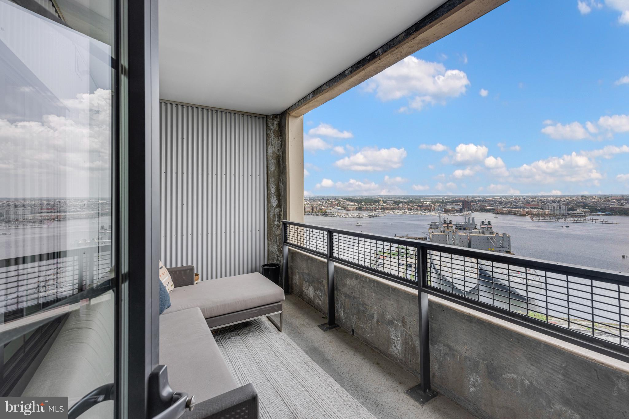 LOCUST POINT - Residential