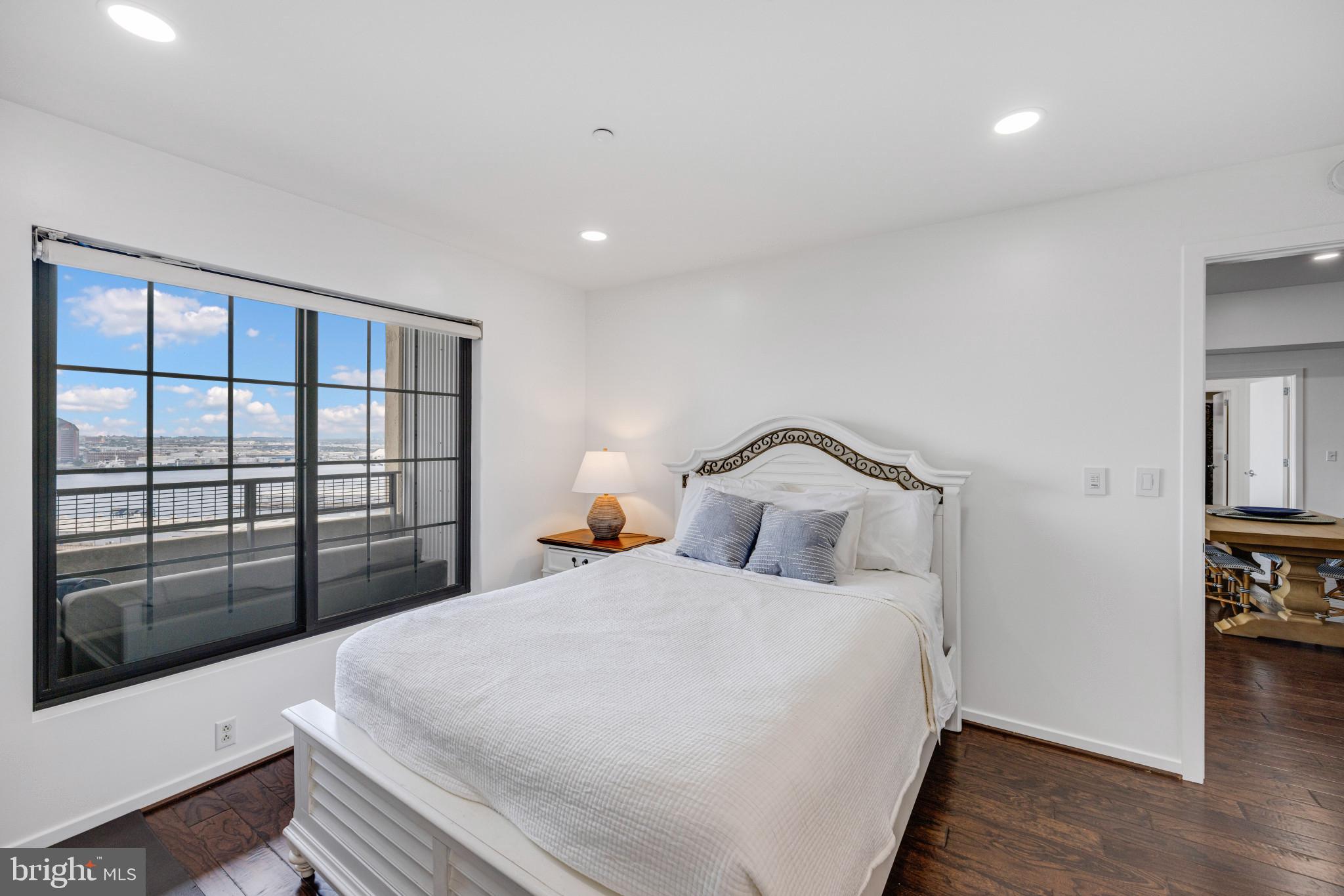 LOCUST POINT - Residential