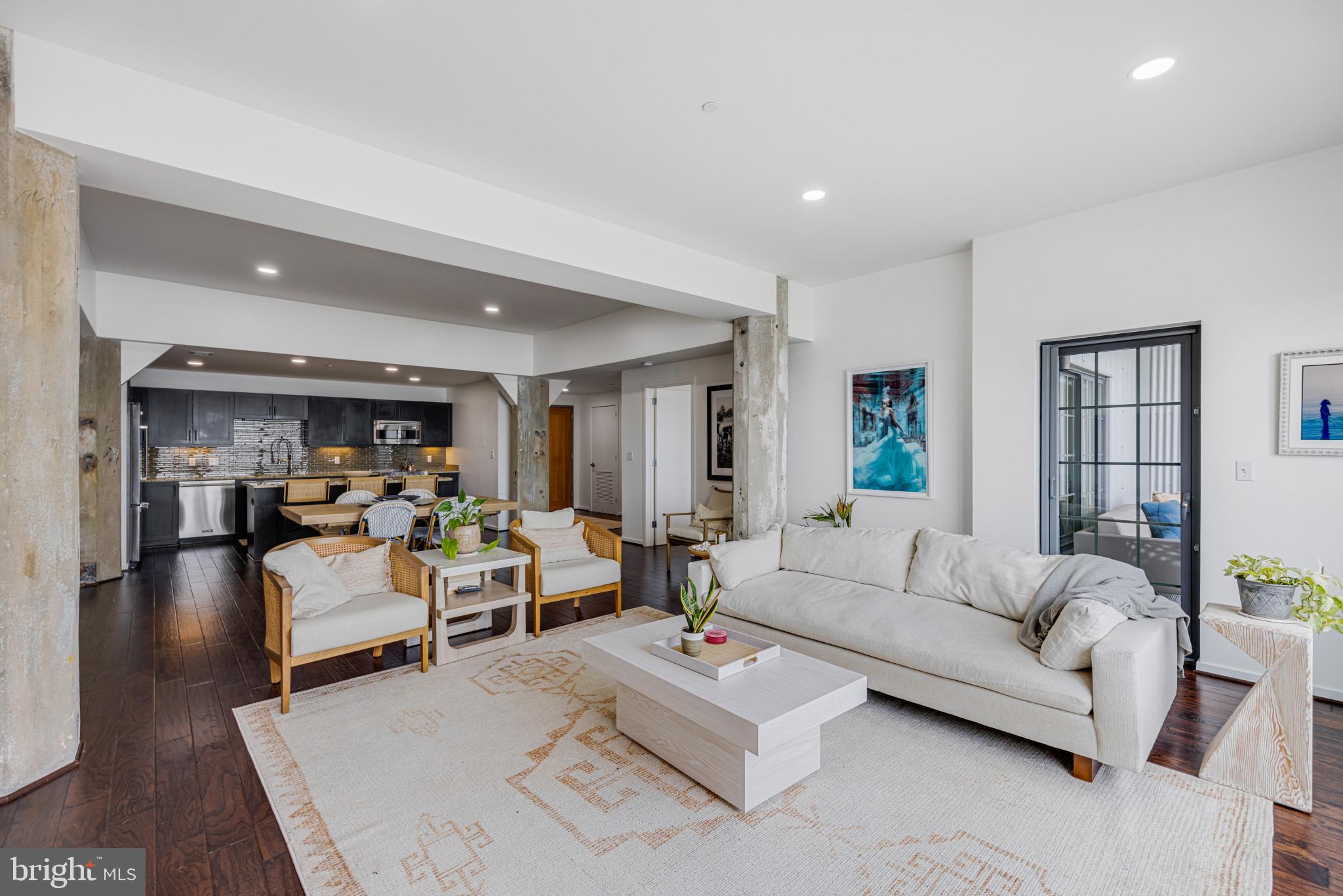 LOCUST POINT - Residential