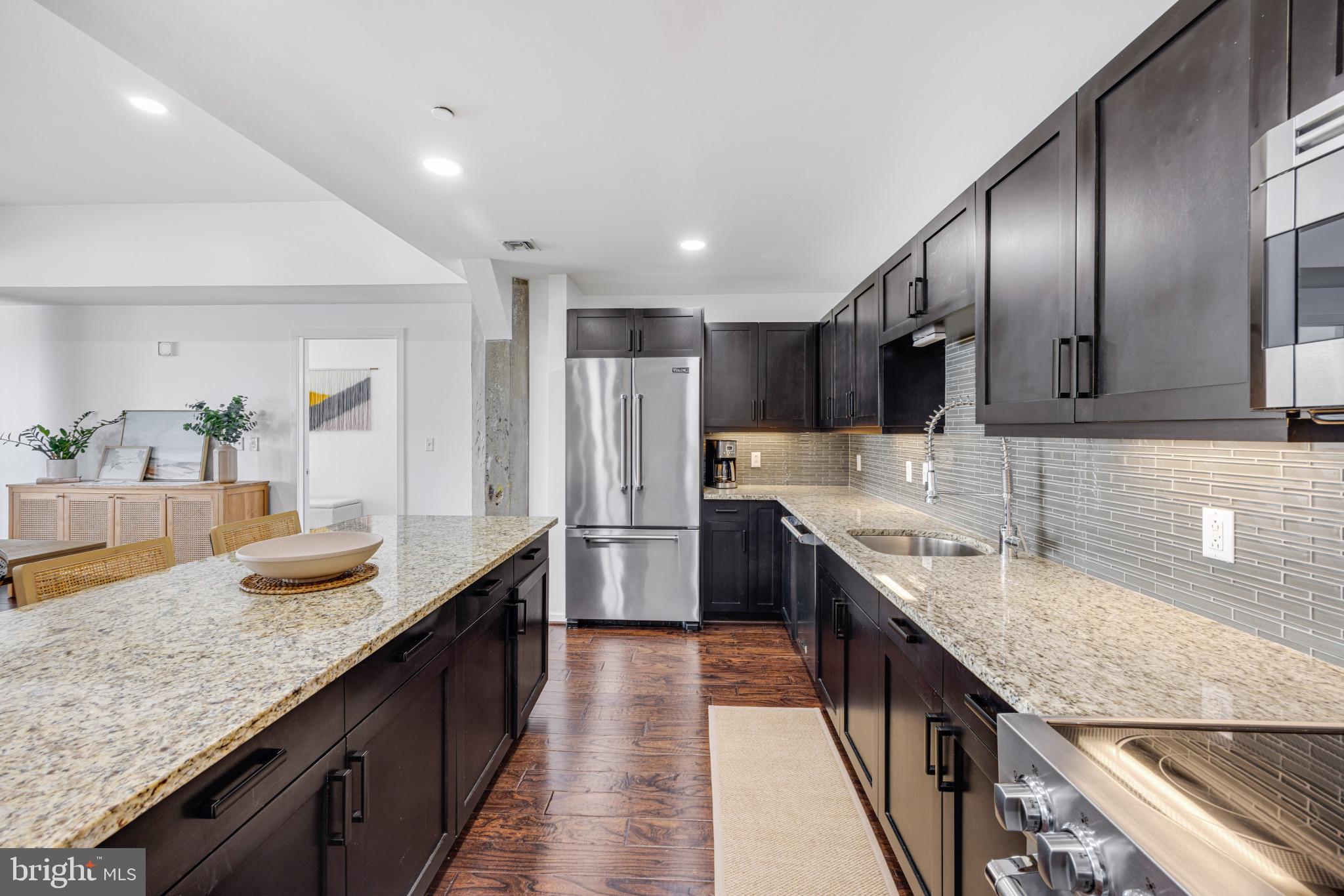 LOCUST POINT - Residential