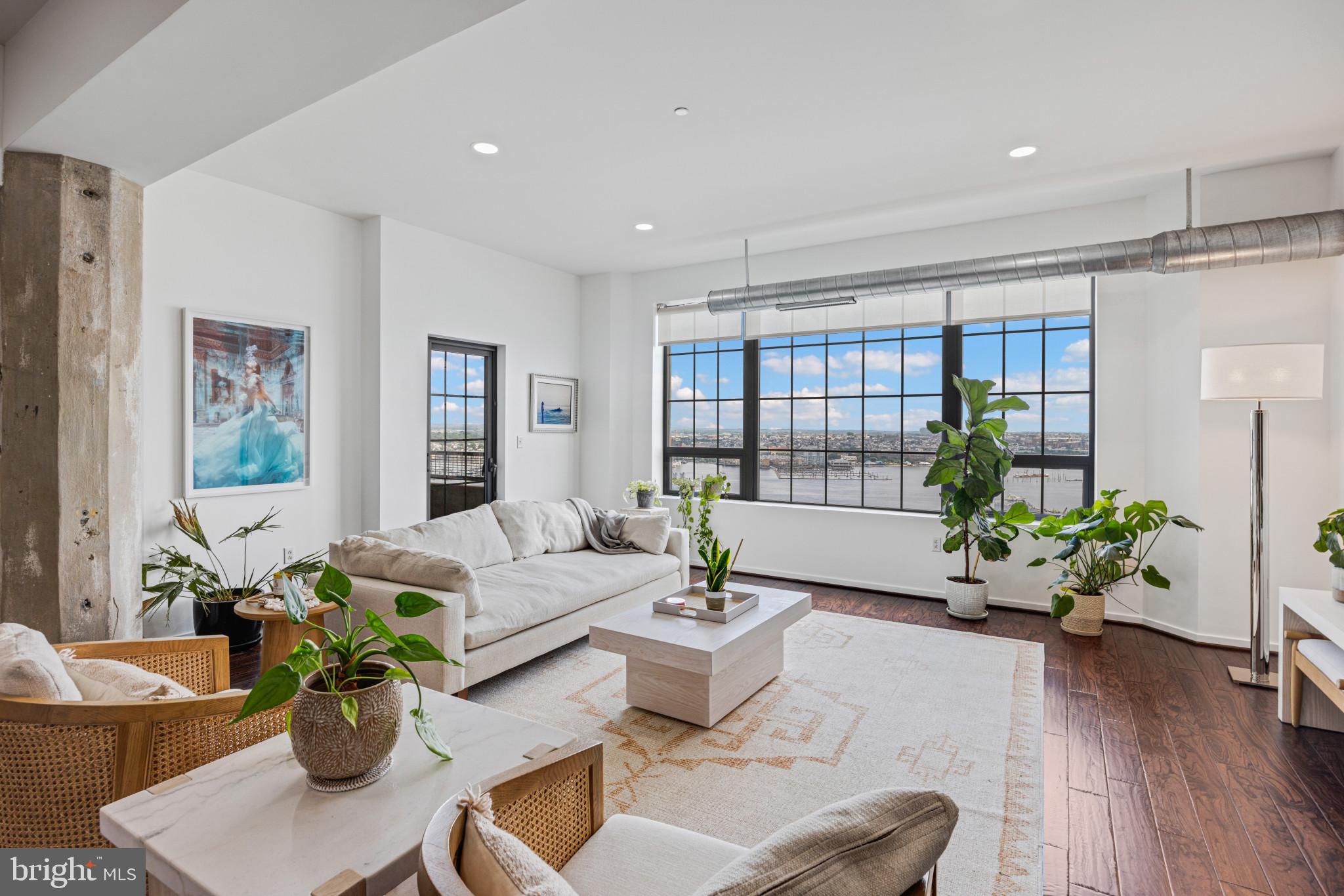 LOCUST POINT - Residential