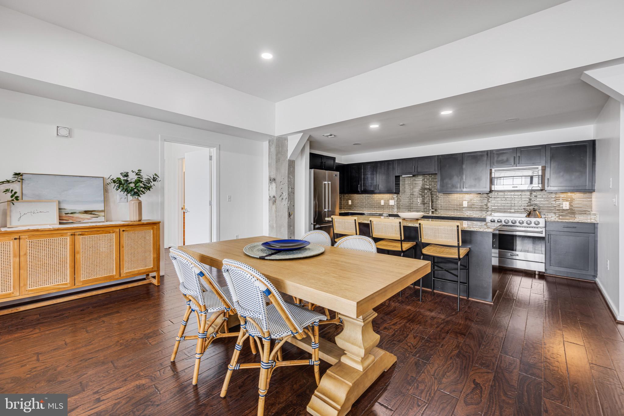 LOCUST POINT - Residential