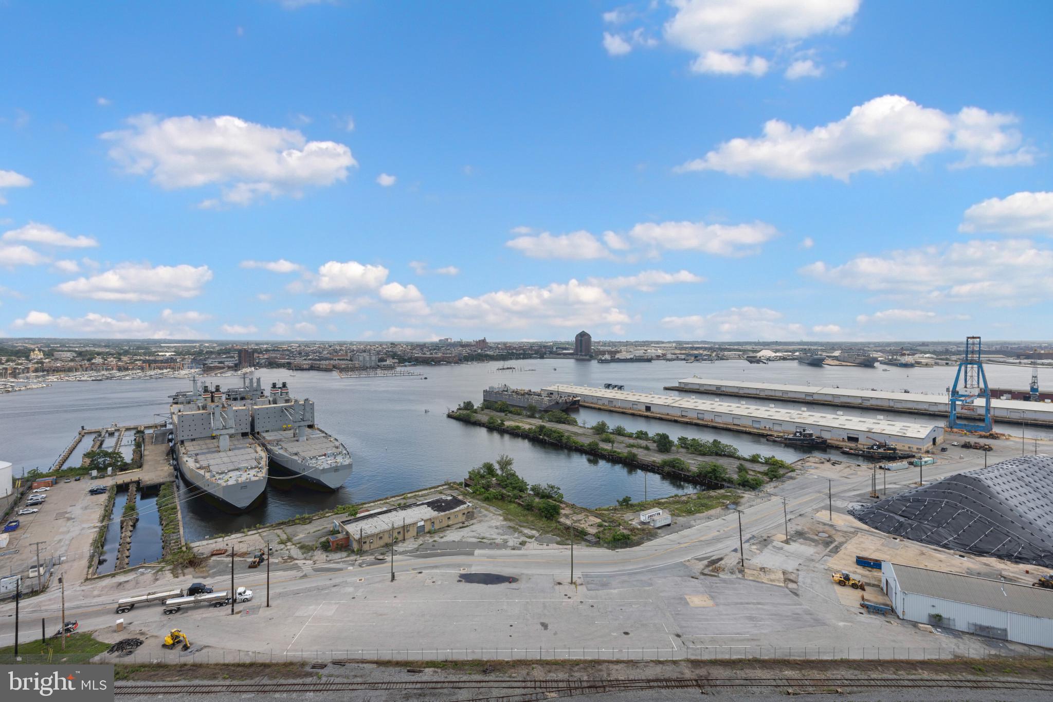 LOCUST POINT - Residential