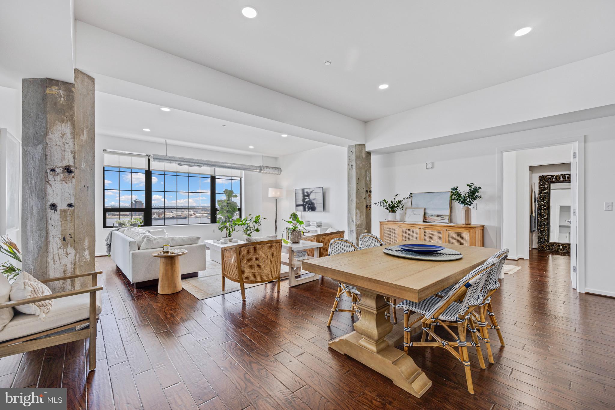 LOCUST POINT - Residential