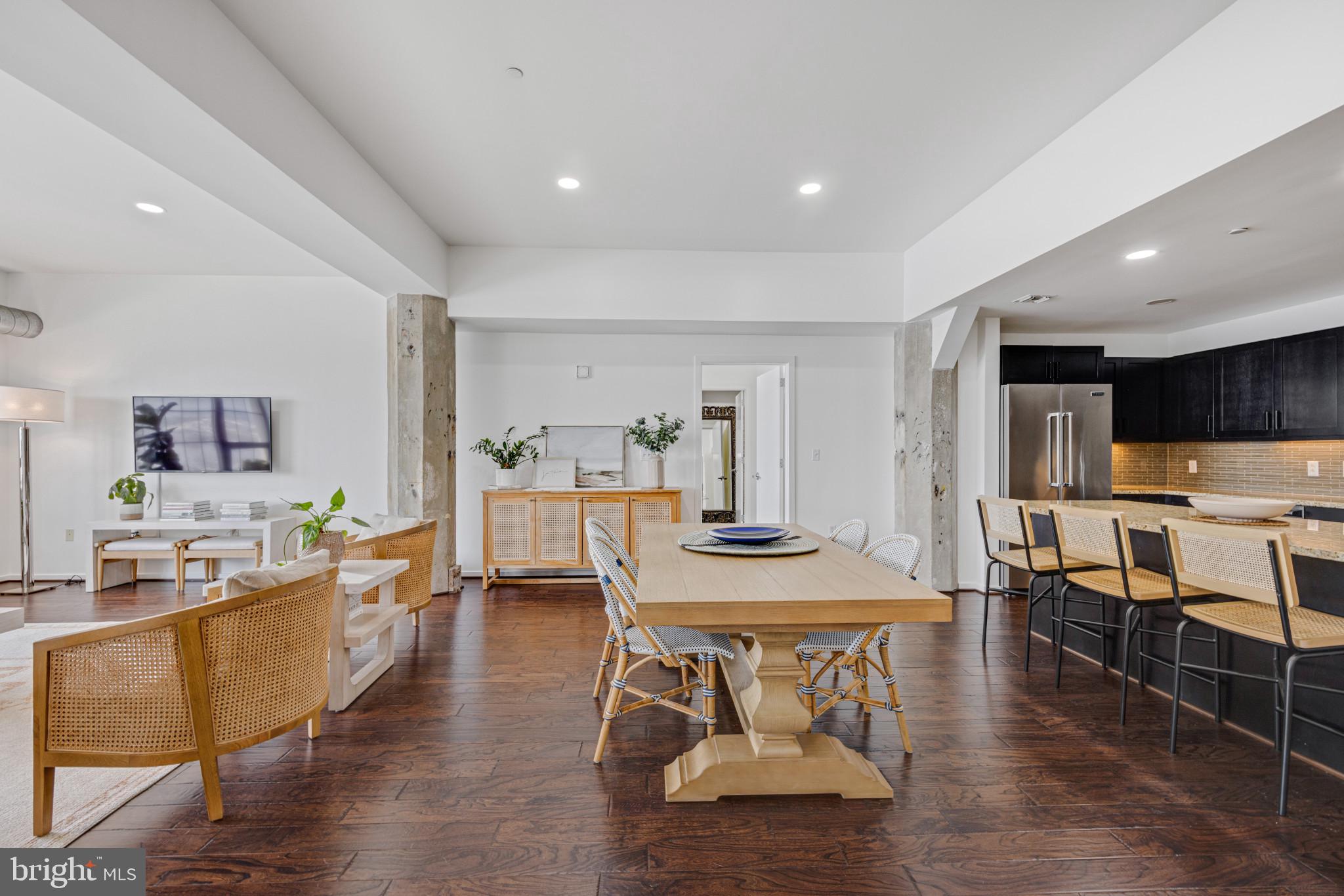 LOCUST POINT - Residential