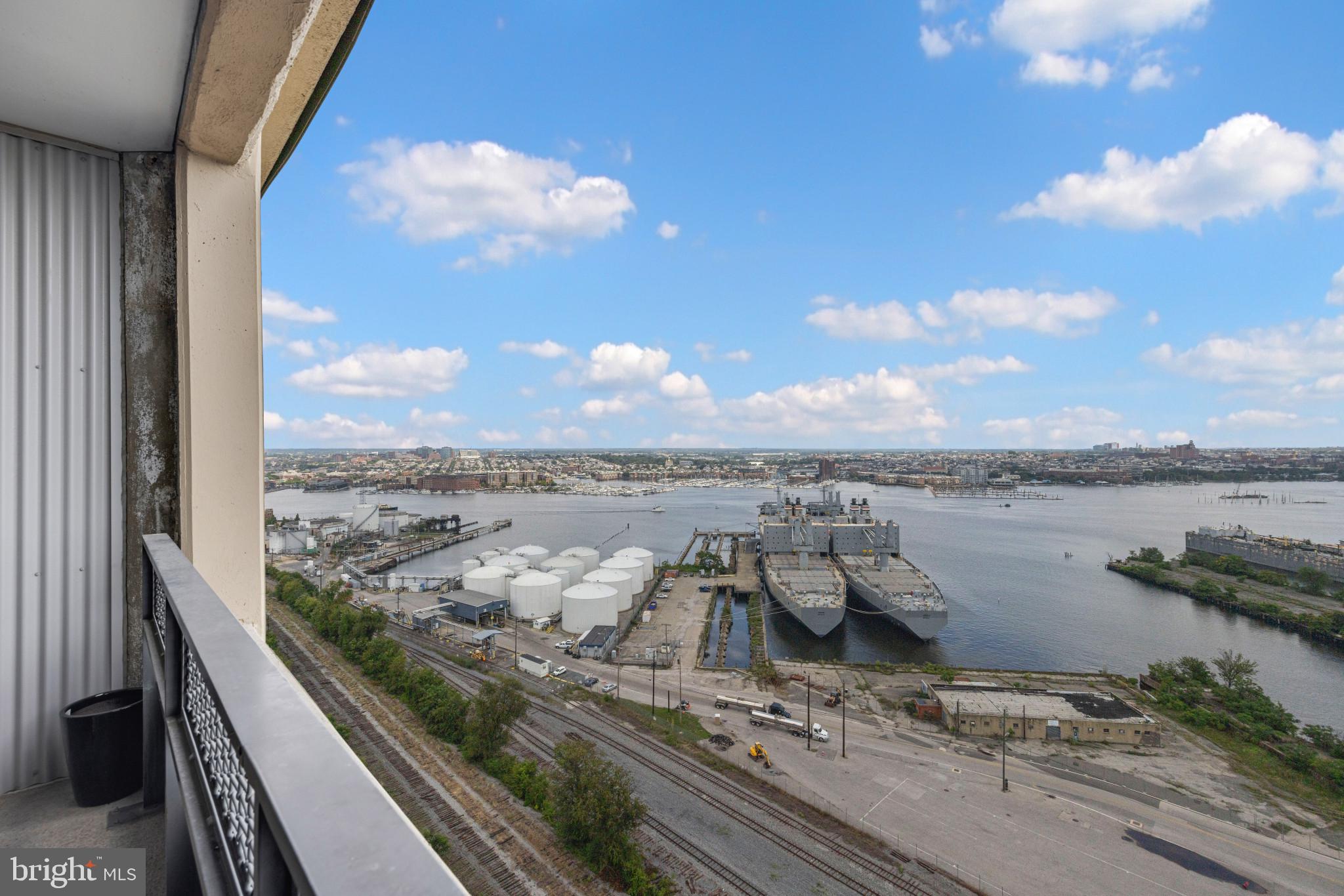 LOCUST POINT - Residential