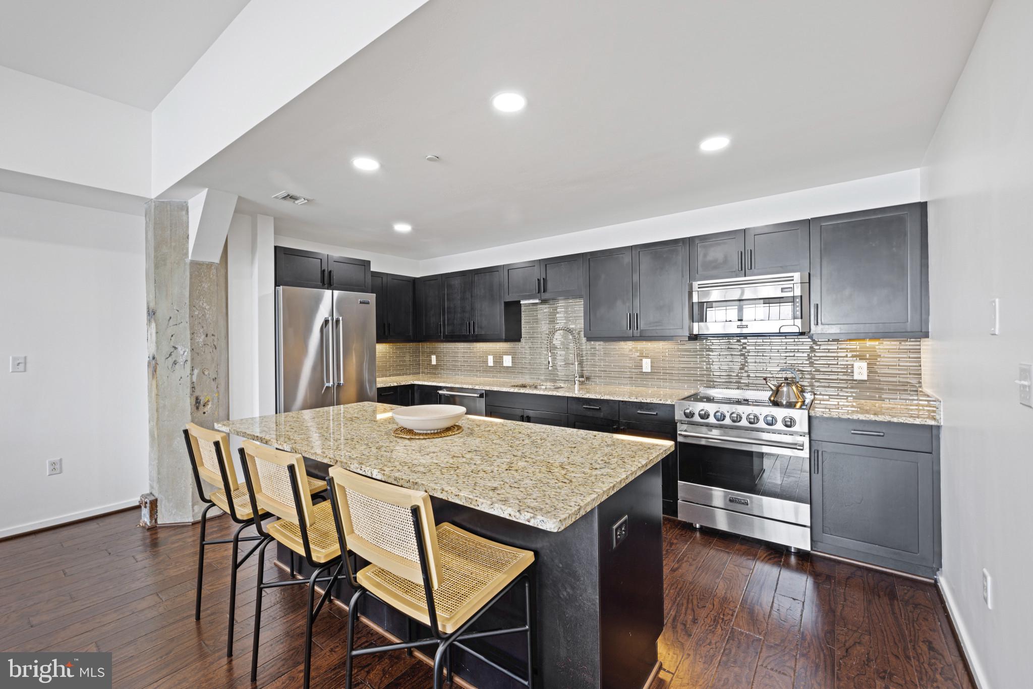 LOCUST POINT - Residential