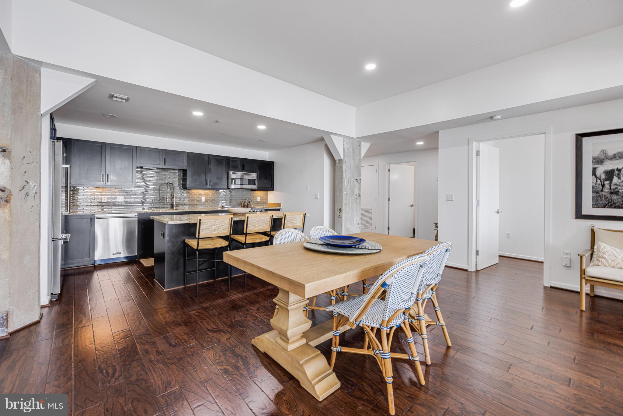 LOCUST POINT - Residential