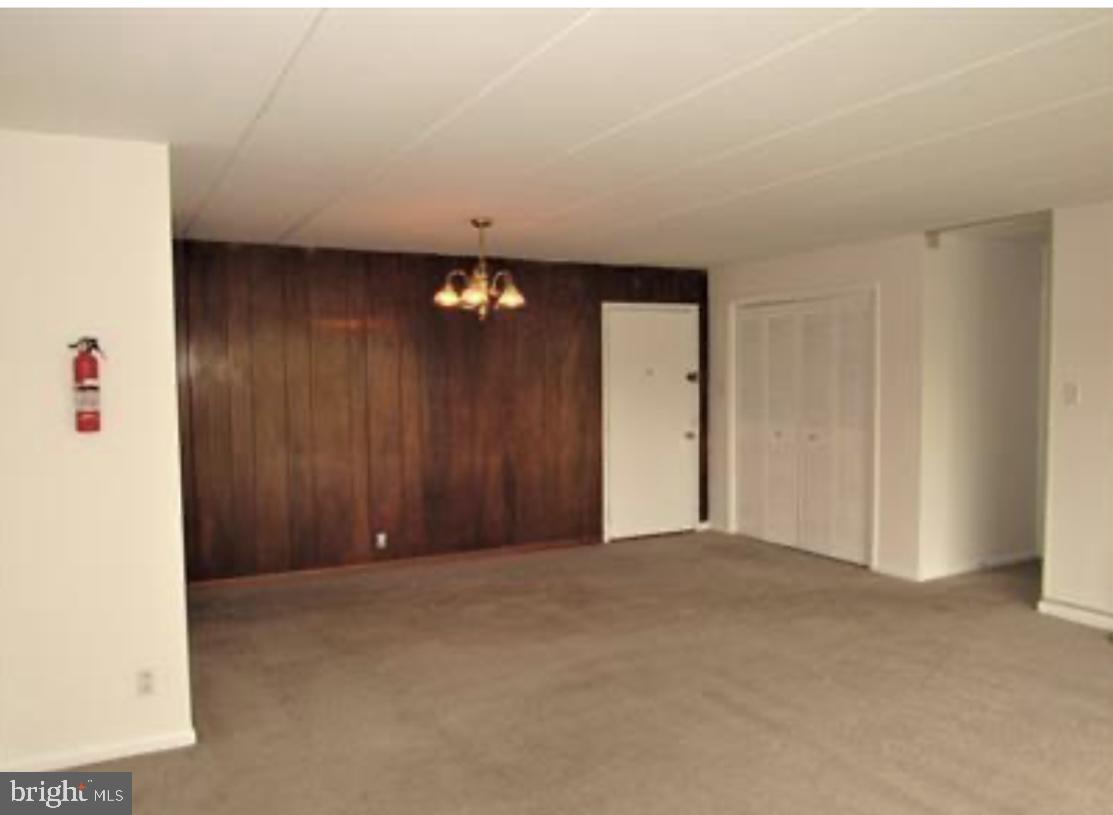 COUNTRY CLUB TOWERS COND - Residential