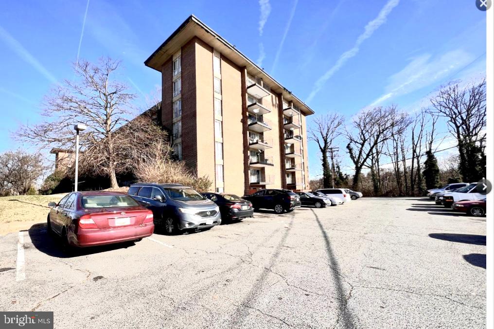 COUNTRY CLUB TOWERS COND - Residential