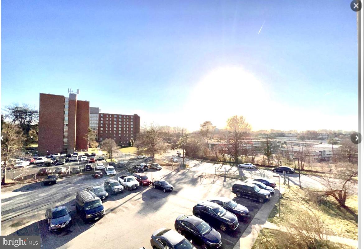 COUNTRY CLUB TOWERS COND - Residential