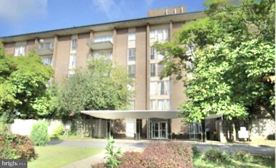 REDUCED! This is the perfect match for an investor.  For sale, this one-bedroom, one-bath condo could be just the foot in the door you need to start that portfolio or add to an existing one.  All utilities are included in the condo fee.  MUST be accompanied by an agent.  24 hr. notice is required.  Appointment Hours: M-F after 5pm and Sat/Sun after 12n