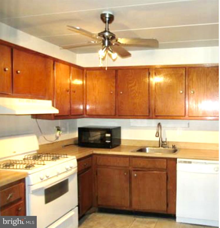 COUNTRY CLUB TOWERS COND - Residential