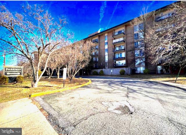 COUNTRY CLUB TOWERS COND - Residential