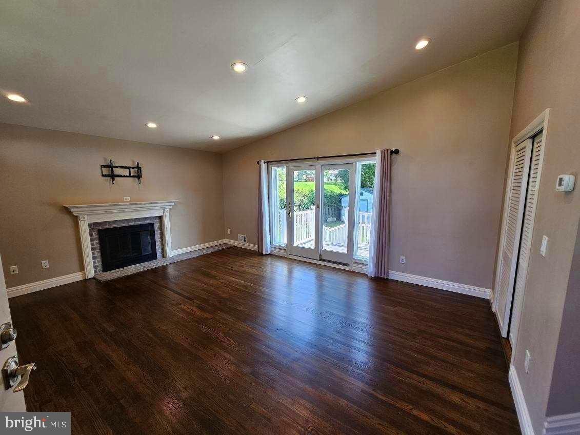 BROOKVILLE - Residential Lease