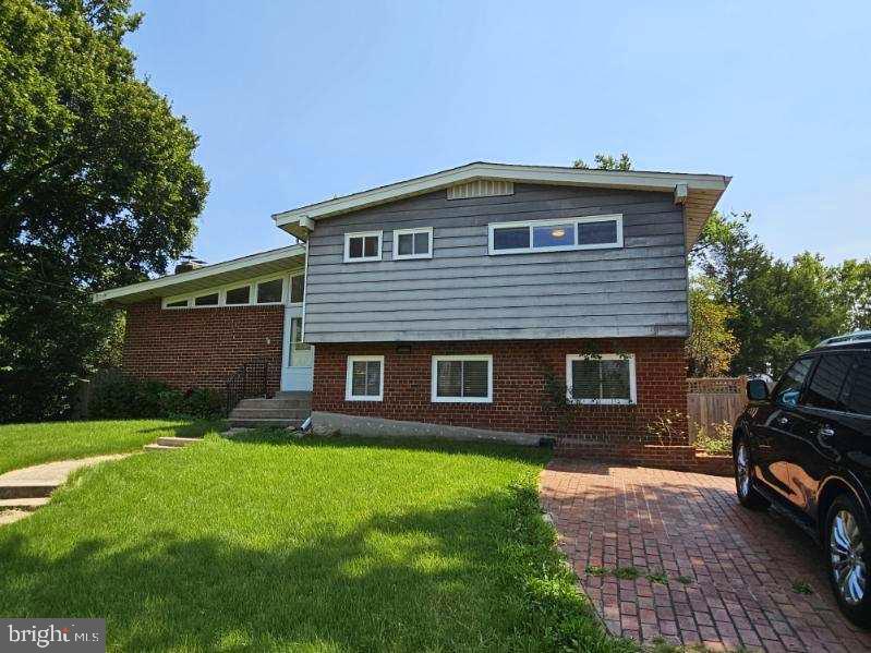 BROOKVILLE - Residential Lease