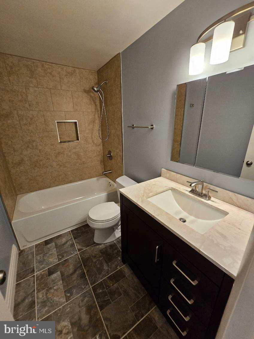 BROOKVILLE - Residential Lease