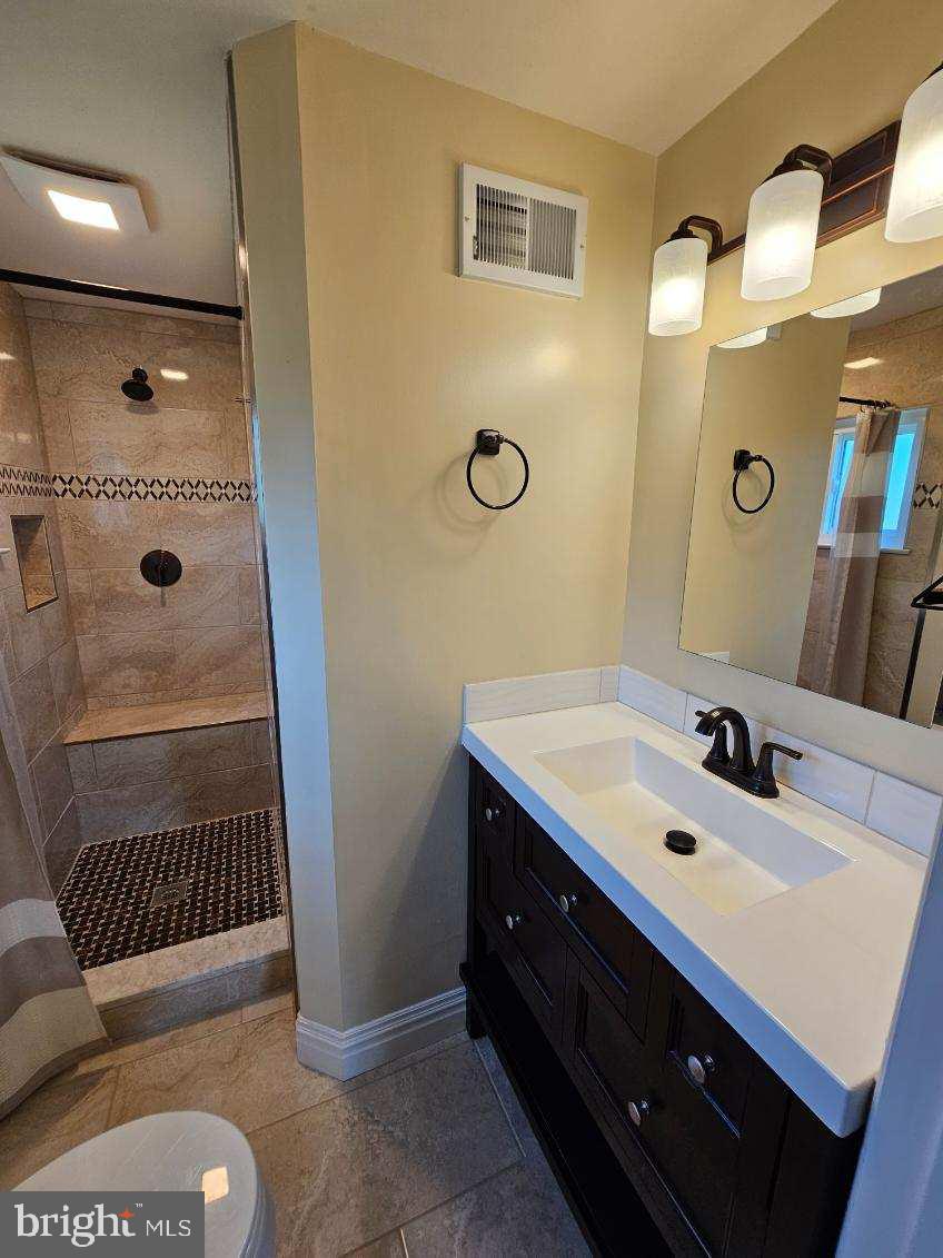 BROOKVILLE - Residential Lease