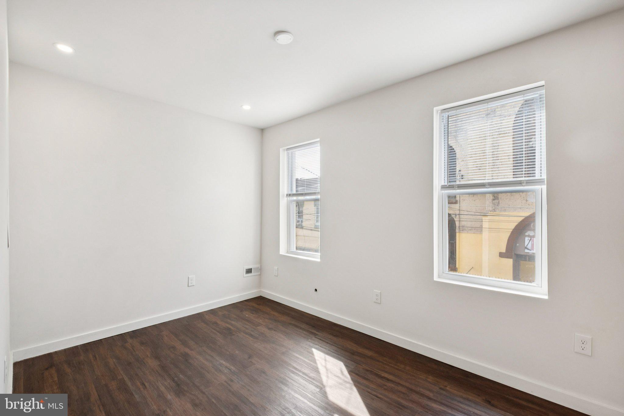 NORRIS SQUARE - Residential