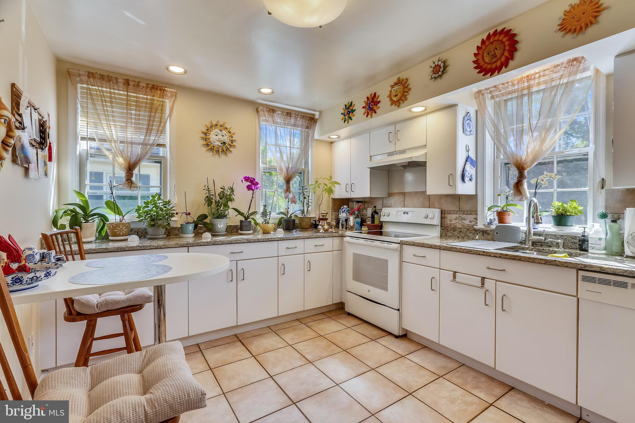 CREST OF WICKFORD - Residential