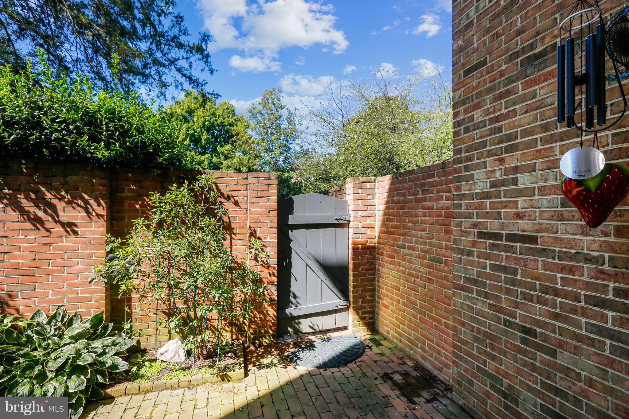 CREST OF WICKFORD - Residential