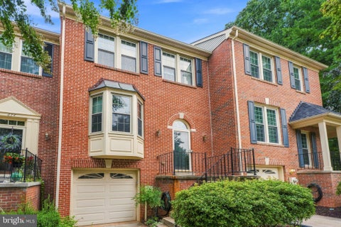 Townhouse For Sale - 672 Budleigh Circle<br/> LUTHERVILLE TIMONIUM, MD 21093