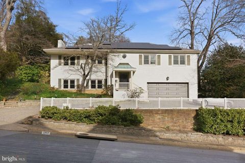 Photo of 3717 N Nelson Street, ARLINGTON, VA 22207 (MLS # VAAR2069438)