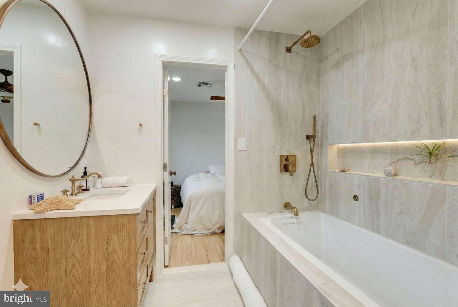 RIVERCREST - Residential