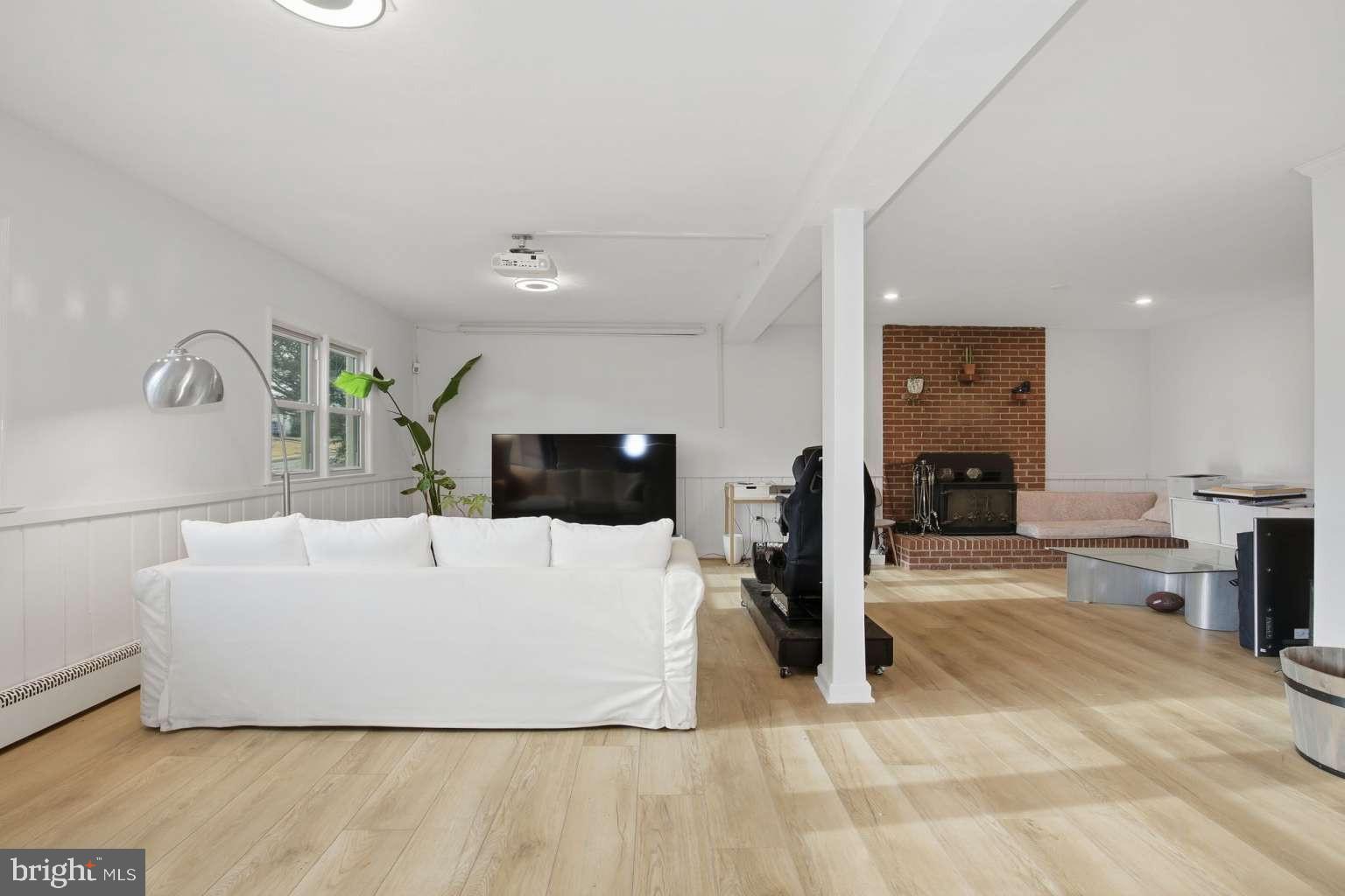 RIVERCREST - Residential