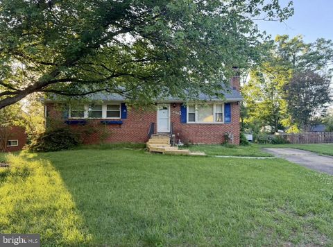 Photo of 14826 Carlbern Drive, CENTREVILLE, VA 20120 (MLS # VAFX2316512)