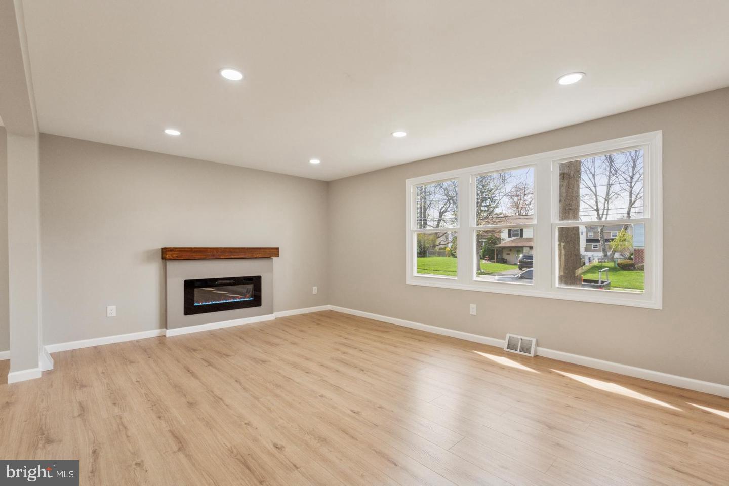 WILLOW MANOR FARMS - Residential Lease