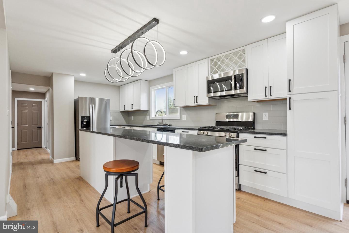 WILLOW MANOR FARMS - Residential Lease