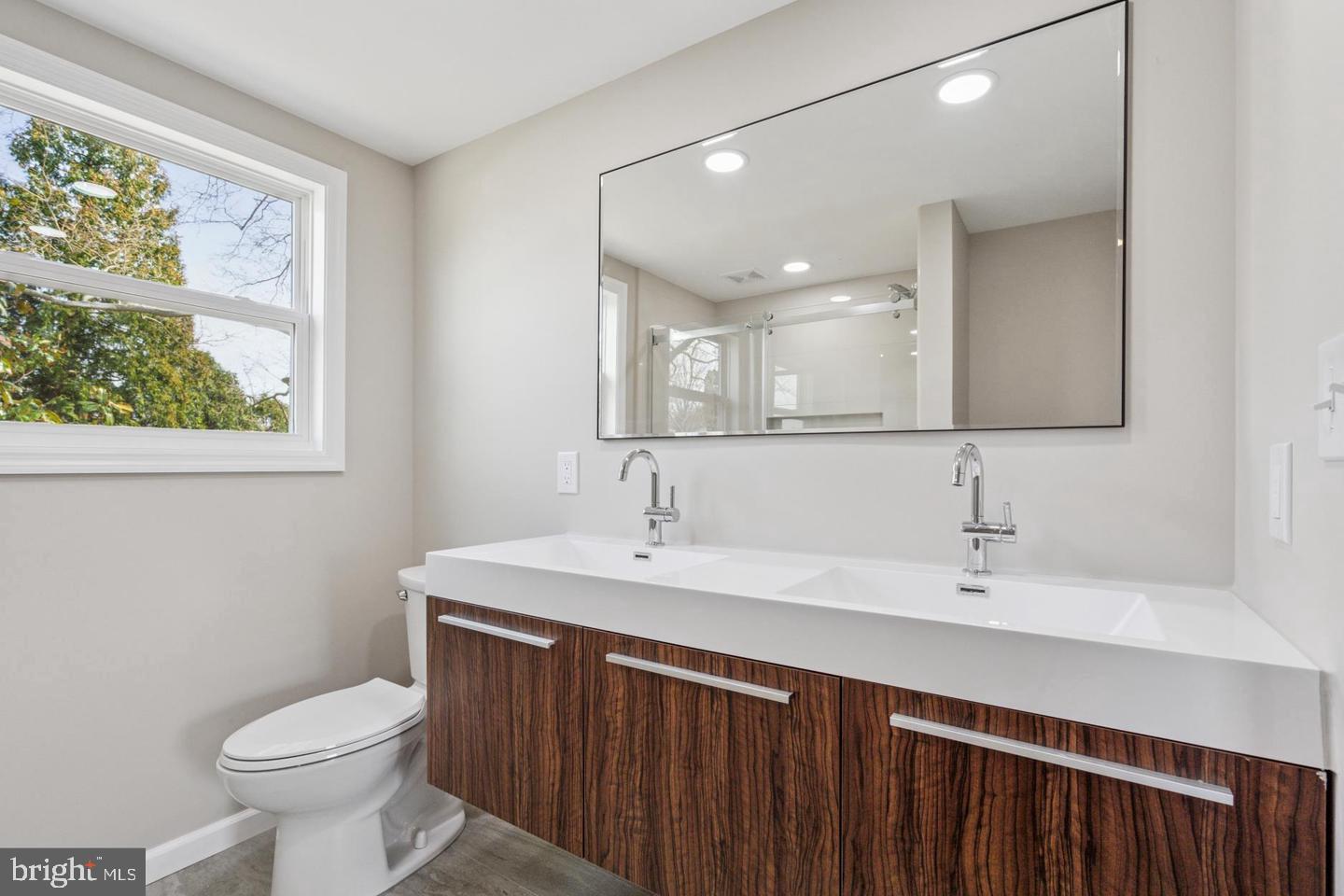 WILLOW MANOR FARMS - Residential Lease