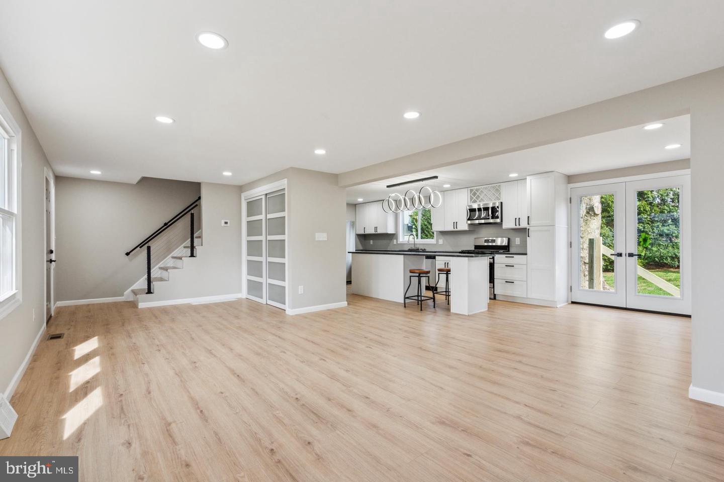 WILLOW MANOR FARMS - Residential Lease