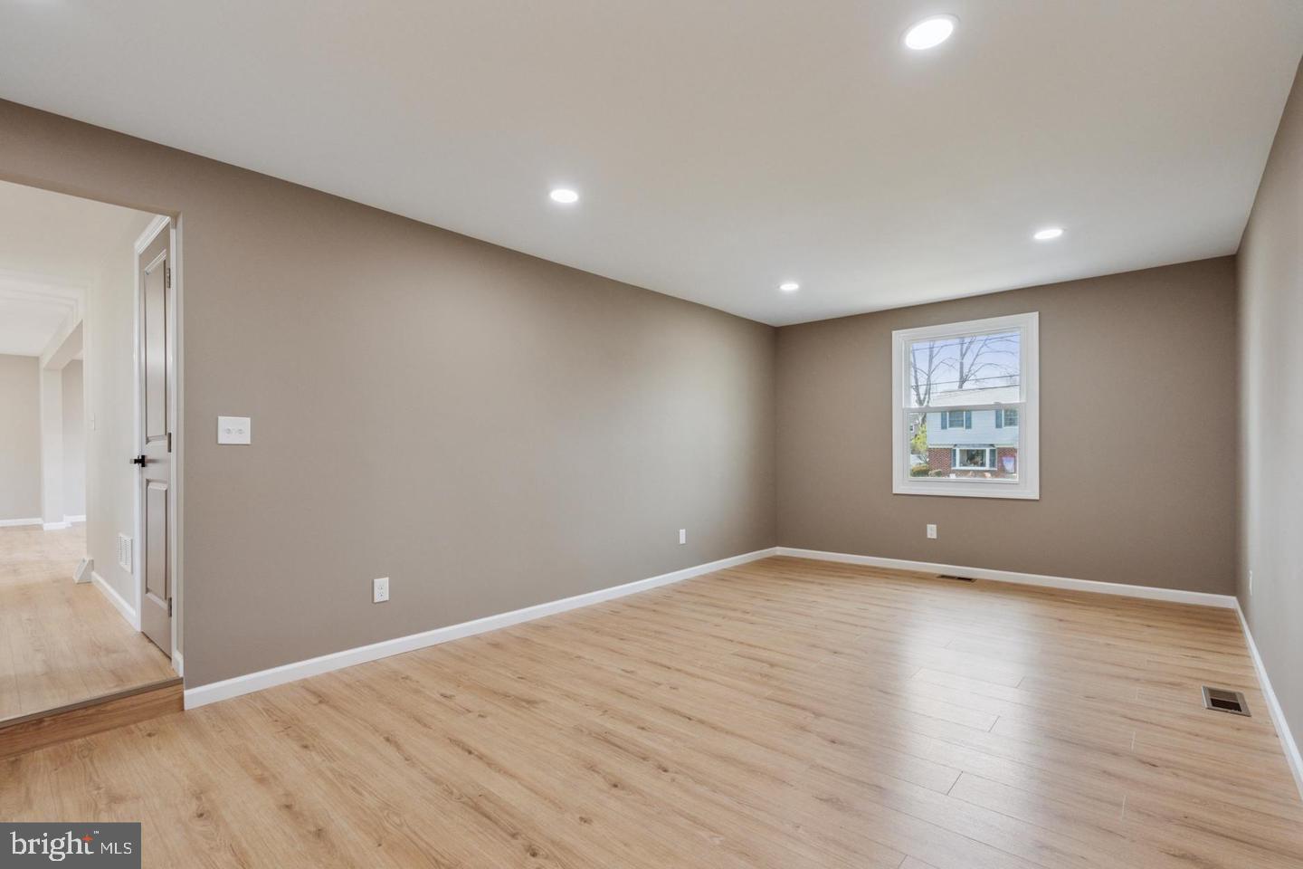 WILLOW MANOR FARMS - Residential Lease