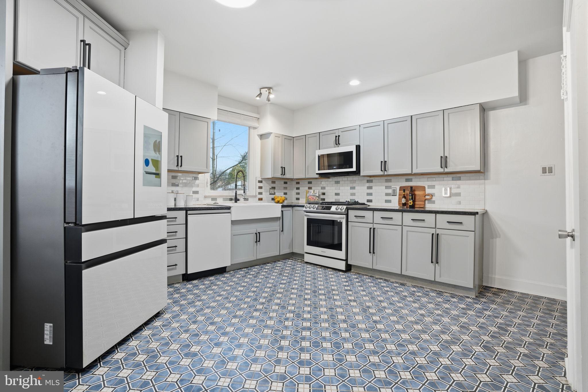 ELKINS PARK - Residential